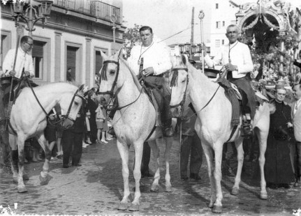 1960.SALIDA DE LA HERMANDAD.